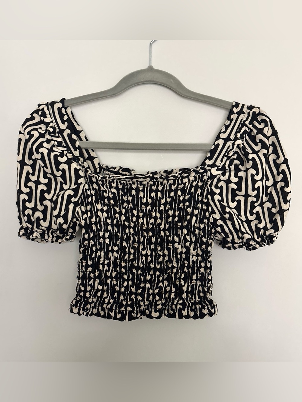 Monteau black & white abstract pattern blouse in size S